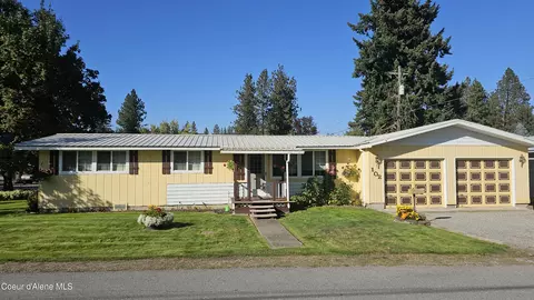 102 Pine Ave, Pinehurst, ID 83850