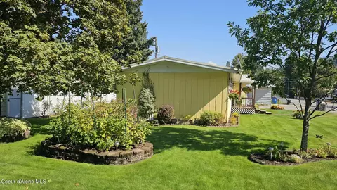 Exterior - 102 Pine Ave, Pinehurst, ID 83850 photo 3 of 6