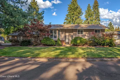 12375 W Parkview Dr, Post Falls, ID 83854