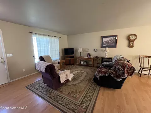 Living - 912 E Shasta Ave, Post Falls, ID 83854 photo 1 of 2