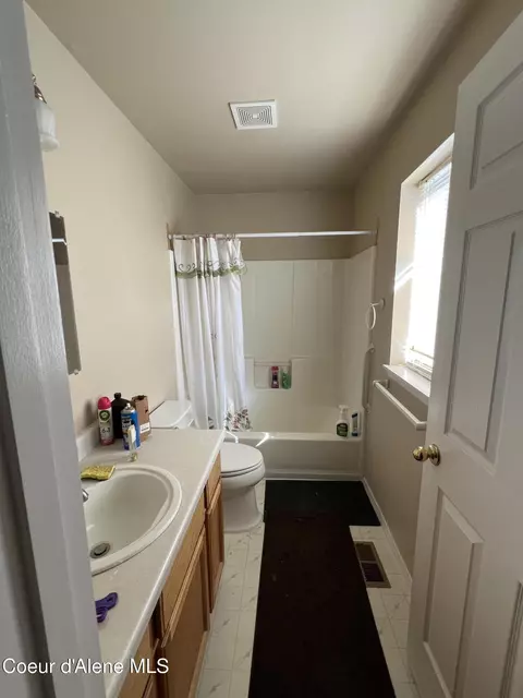 Bath - 912 E Shasta Ave, Post Falls, ID 83854 photo 1 of 1