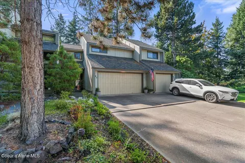 985 E Loch Lomond Ct, Hayden, ID 83835