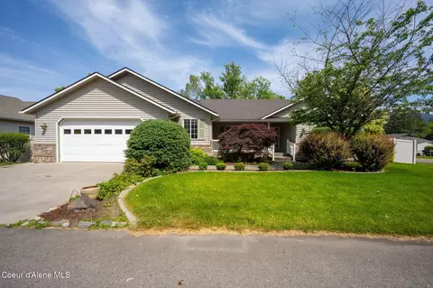10016 N Zack Ct, Hayden, ID 83835