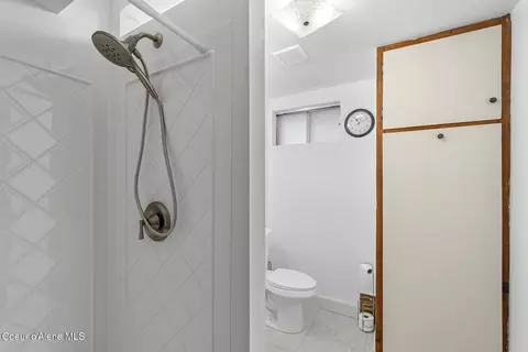Bath - 8354 E Marine Dr, Post Falls, ID 83854 photo 3 of 4