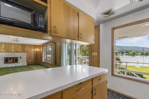 Kitchen - 8354 E Marine Dr, Post Falls, ID 83854 photo 2 of 2