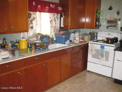 Kitchen - 1188 Whiskey Jack Rd, Sandpoint, ID 83864 photo 2 of 3