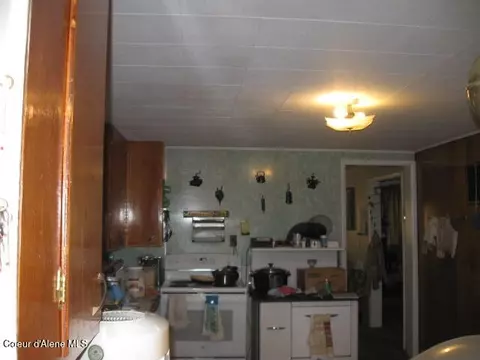Kitchen - 1188 Whiskey Jack Rd, Sandpoint, ID 83864 photo 3 of 3