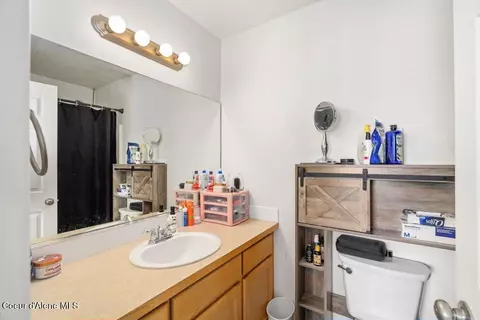 Bath - 574 N Hydra Pl # A, Post Falls, ID 83854 photo 1 of 3