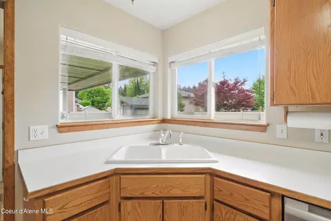 536 E Cloverleaf Dr, Hayden, ID 83835 photo 28