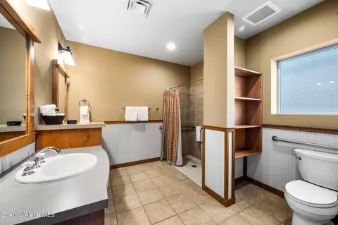Bath - 602 Bunker Ave #313, Kellogg, ID 83837 photo 1 of 1