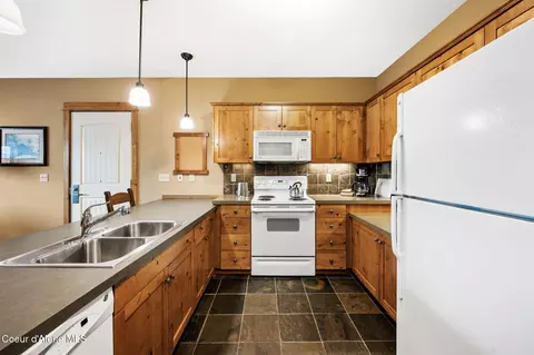 Kitchen - 602 Bunker Ave #313, Kellogg, ID 83837 photo 2 of 4