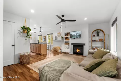 303 Jasper Loop, Ponderay, ID 83852 photo 9