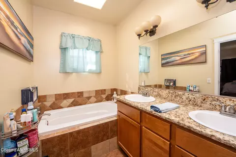 Bath - 3861 N Guy Rd, Post Falls, ID 83854 photo 1 of 4