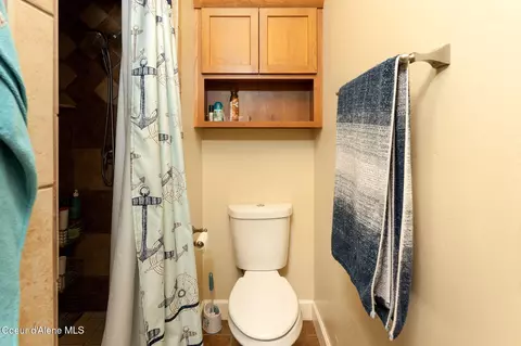 Bath - 3861 N Guy Rd, Post Falls, ID 83854 photo 2 of 4