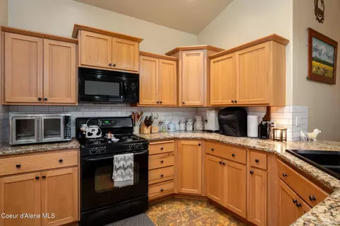 Kitchen - 3861 N Guy Rd, Post Falls, ID 83854 photo 1 of 2