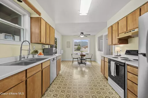 Kitchen - 403 E 9th Ave, Post Falls, ID 83854 photo 3 of 4