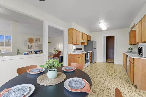 Dining - 403 E 9th Ave, Post Falls, ID 83854 photo 4 of 4