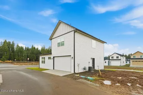 Exterior - 469 E Penstemon Rd, Hayden, ID 83835 photo 3 of 5