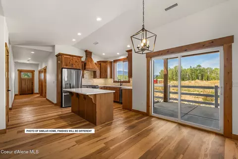 Entry Way - 191 Backtrack Rd, Sandpoint, ID 83864 photo 1 of 5