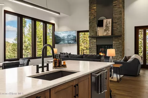 Kitchen - 37 Crystal Ct, Sandpoint, ID 83864 photo 8 of 9