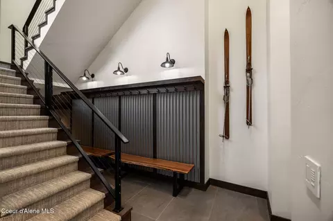 Entry Way - 37 Crystal Ct, Sandpoint, ID 83864 photo 8 of 8