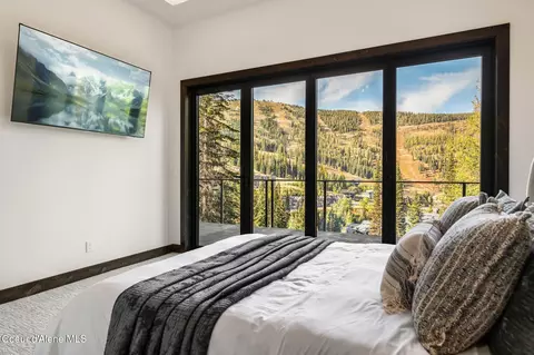 Bedroom - 37 Crystal Ct, Sandpoint, ID 83864 photo 6 of 10