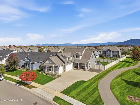 6890 N Hourglass Dr, Coeur D'alene, ID 83815