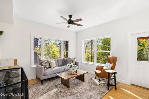 Living - 4291 Upper Pack River Rd, Sandpoint, ID 83864 photo 1 of 4