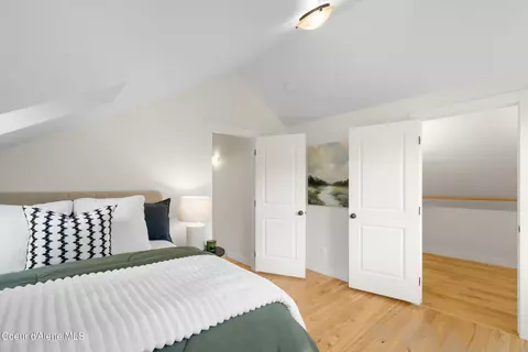 Bedroom - 4291 Upper Pack River Rd, Sandpoint, ID 83864 photo 3 of 5