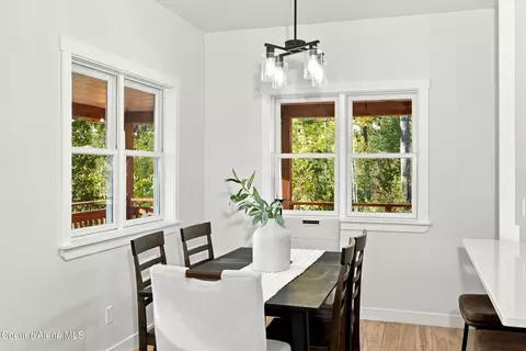 Dining - 4291 Upper Pack River Rd, Sandpoint, ID 83864 photo 2 of 2