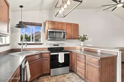 Kitchen - 2710 E Thrush Dr, Post Falls, ID 83854 photo 2 of 2