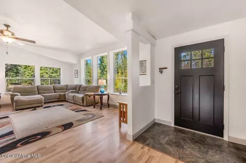 Entry Way - 341 Higgins Ln, Sandpoint, ID 83864 photo 1 of 4