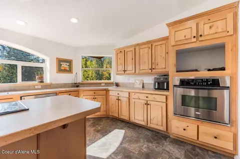 Kitchen - 341 Higgins Ln, Sandpoint, ID 83864 photo 3 of 5