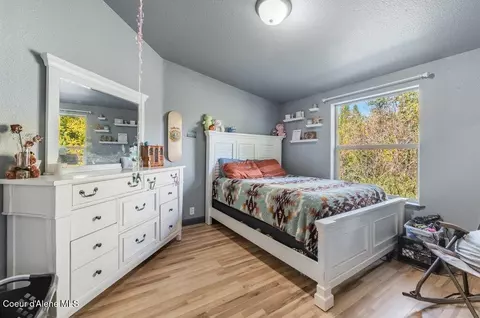 Bedroom - 341 Higgins Ln, Sandpoint, ID 83864 photo 6 of 8