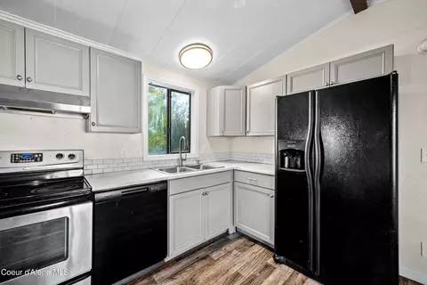 Kitchen - 3196 E 3rd Ave, Post Falls, ID 83854 photo 3 of 3