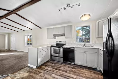 Kitchen - 3196 E 3rd Ave, Post Falls, ID 83854 photo 2 of 3