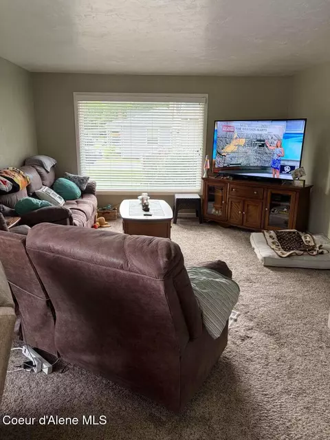 Living - 606 W Cameron Ave, Kellogg, ID 83837 photo 2 of 2