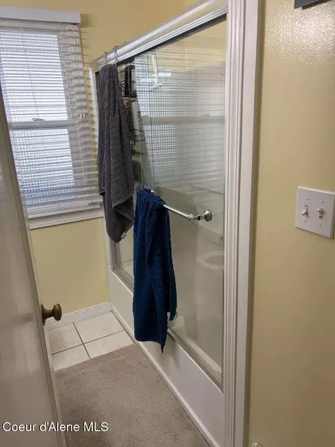 Bath - 606 W Cameron Ave, Kellogg, ID 83837 photo 3 of 6