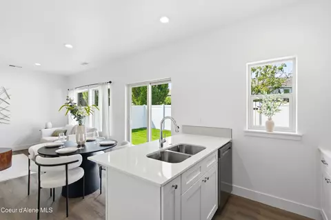 Kitchen - 673 N Galbraith Lp Lp, Post Falls, ID 83854 photo 4 of 5