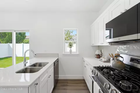 Kitchen - 673 N Galbraith Lp Lp, Post Falls, ID 83854 photo 5 of 5
