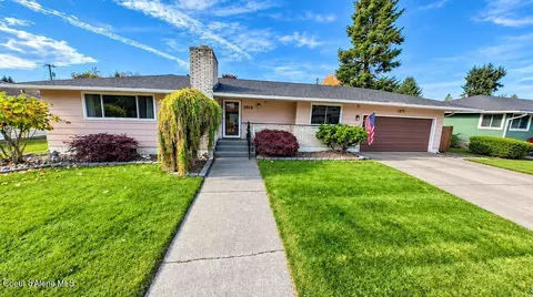 2313 N Honeysuckle Dr, Coeur D'alene, ID 83814