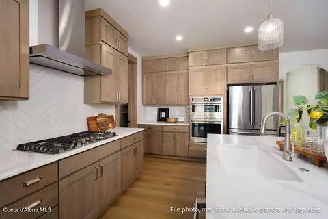 Kitchen - 509 E Sandmyrtle Ave, Hayden, ID 83835 photo 4 of 5