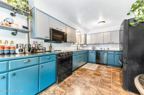 Kitchen - 504 S Fourth St, Osburn, ID 83849 photo 1 of 2