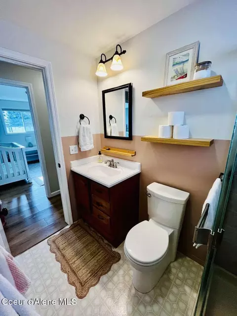 Bath - 403 Emerald Dr, Kellogg, ID 83837 photo 1 of 2