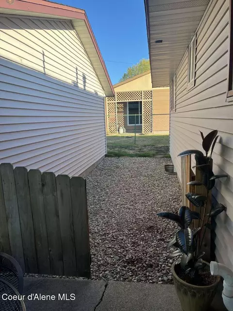 Exterior - 403 Emerald Dr, Kellogg, ID 83837 photo 6 of 10