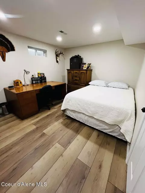 Bedroom - 403 Emerald Dr, Kellogg, ID 83837 photo 6 of 7