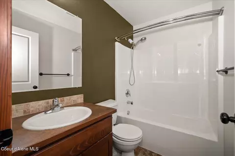 Bath - 13276 N Reward Loop, Post Falls, ID 83854 photo 2 of 2