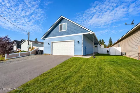 32475 N 10th Ave, Spirit Lake, ID 83869