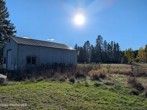 Exterior - 242 Pinecrest Rd, Sandpoint, ID 83864 photo 5 of 15