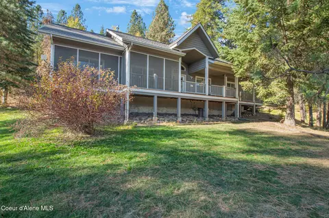 1157 Elm Dr, Saint Maries, ID 83861